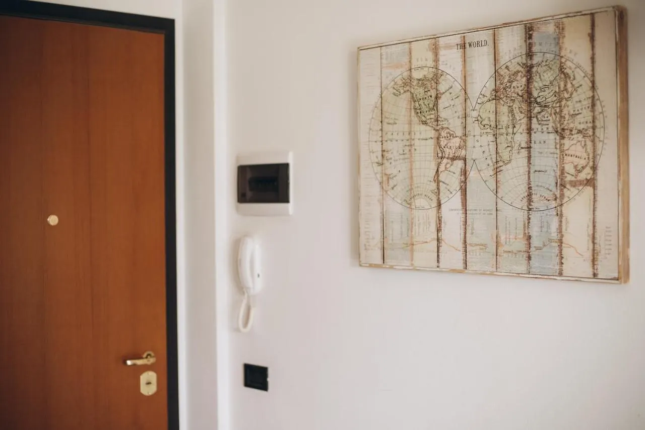 Monica'S Home Desenzano del Garda Apartment