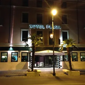 Plaza Desenzano del Garda