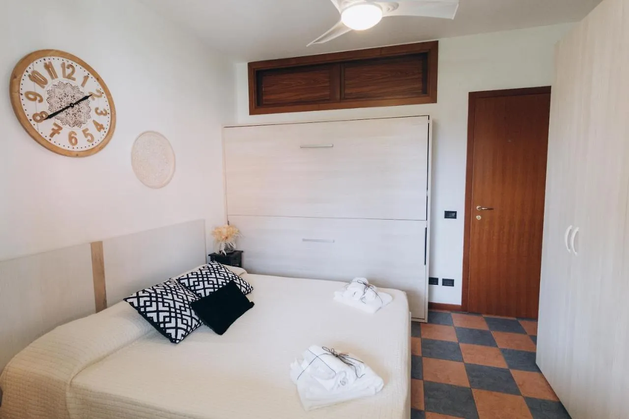 Monica'S Home Desenzano del Garda 0*,  Italy